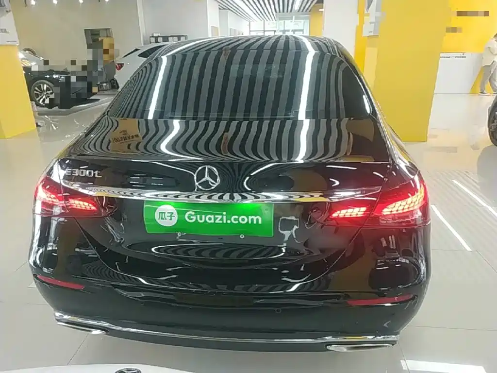 Mercedes-Benz E-Class — миниатюра 6