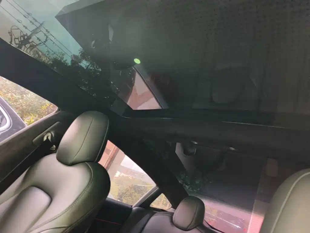 Tesla Model 3 — миниатюра 18