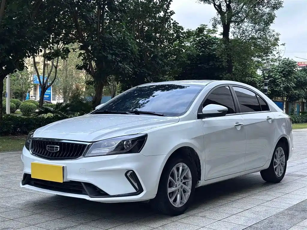Geely Emgrand 2022
