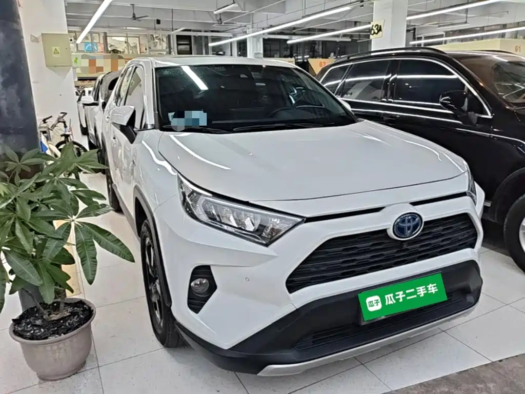 Toyota RAV4 — миниатюра 4
