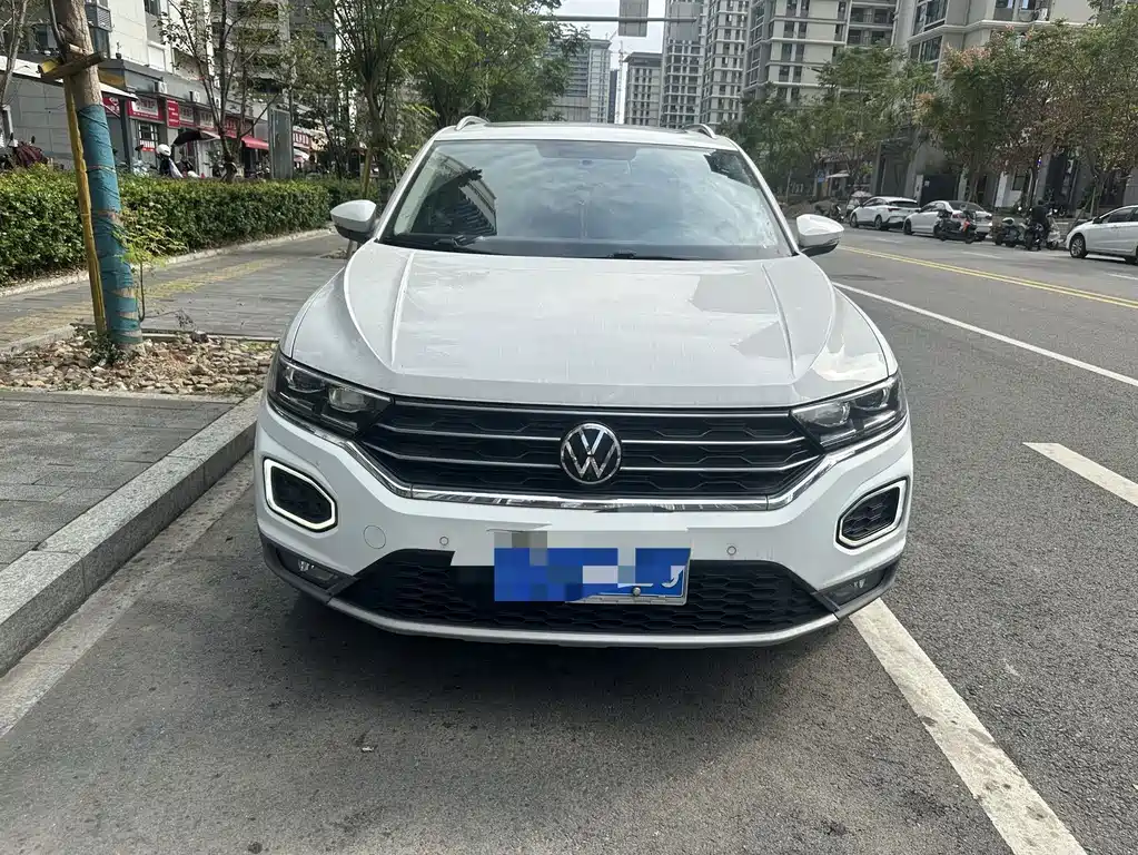 Volkswagen T-Roc — миниатюра 2