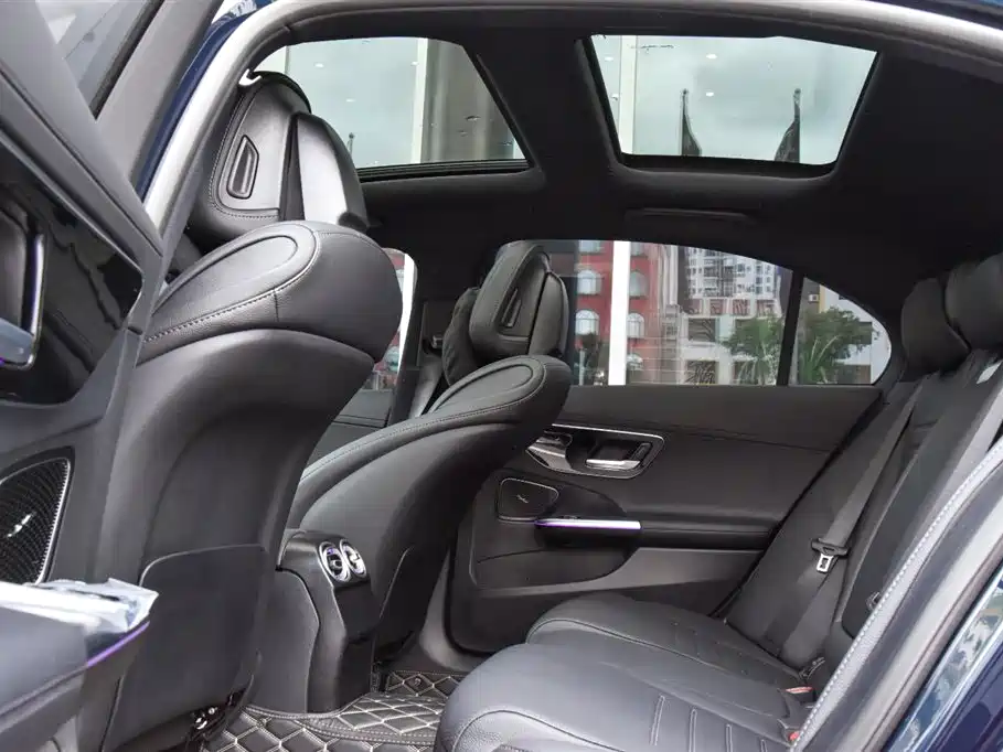 Mercedes-Benz C-Class — миниатюра 17