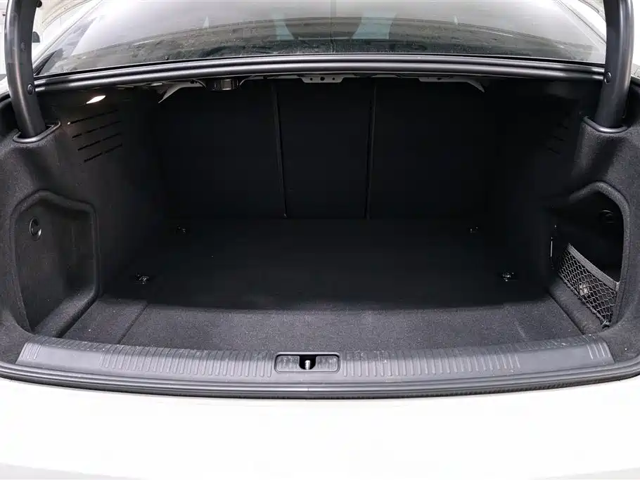 Audi A4L — миниатюра 15