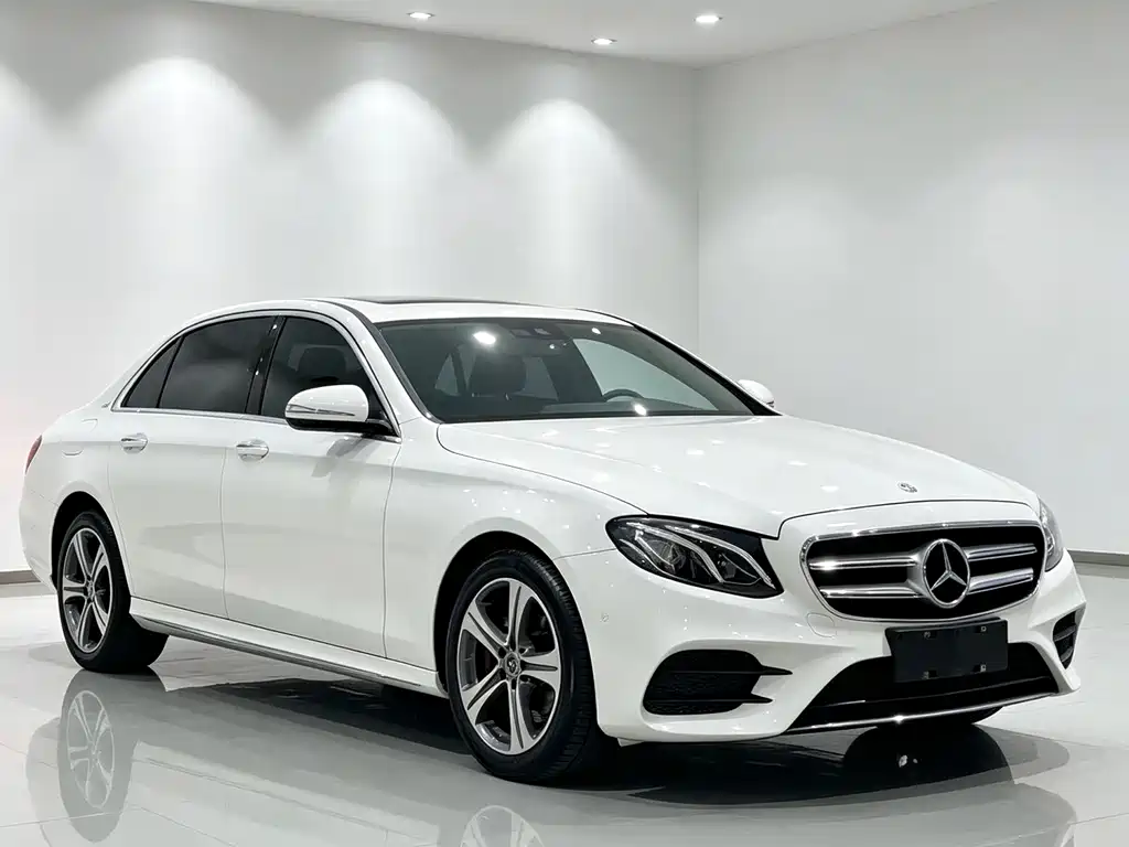 Mercedes-Benz E-Class — миниатюра 9