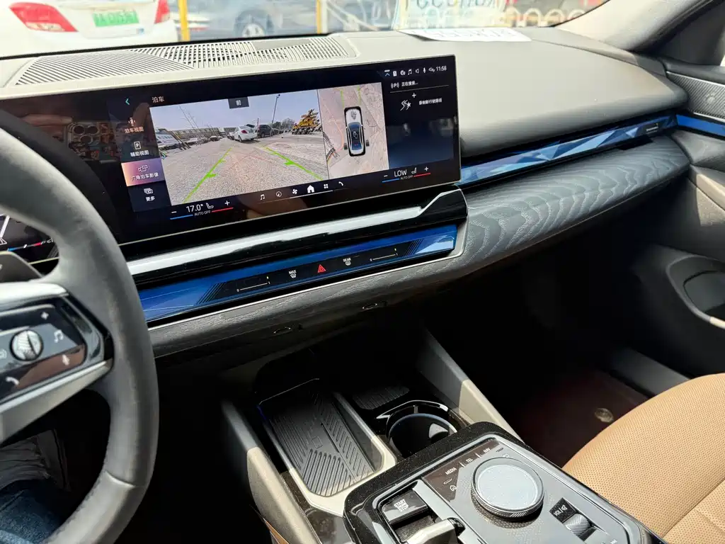 BMW 5 Series — миниатюра 19