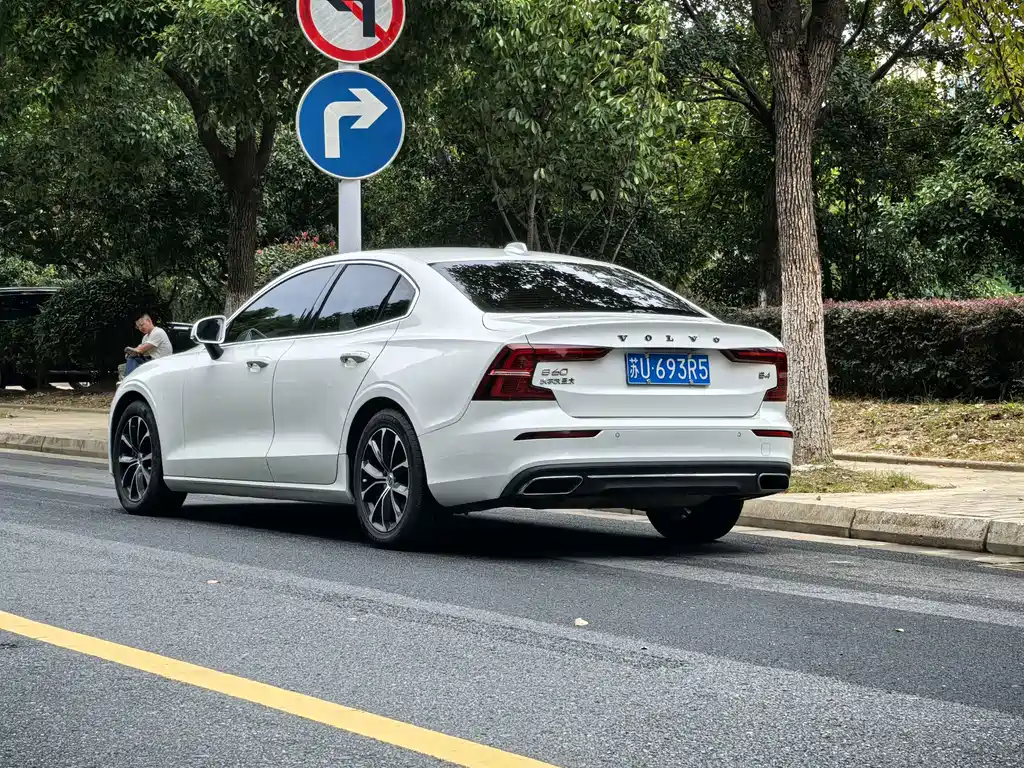 Volvo S60 — миниатюра 11