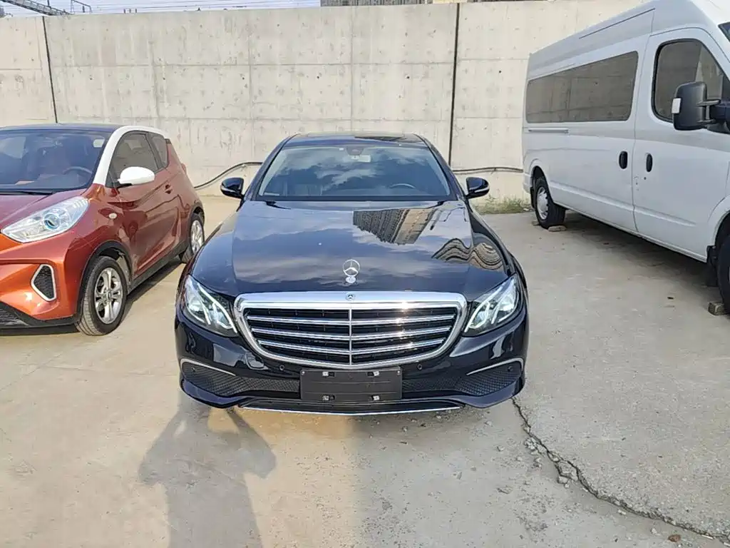 Mercedes-Benz E-Class — миниатюра 3