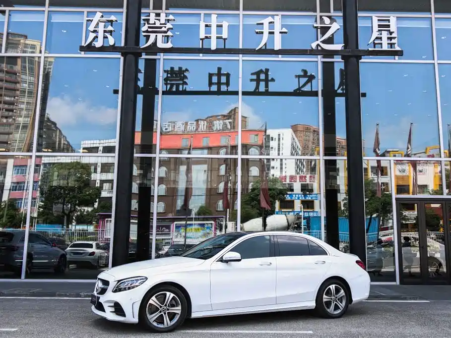 Mercedes-Benz C-Class — миниатюра 2