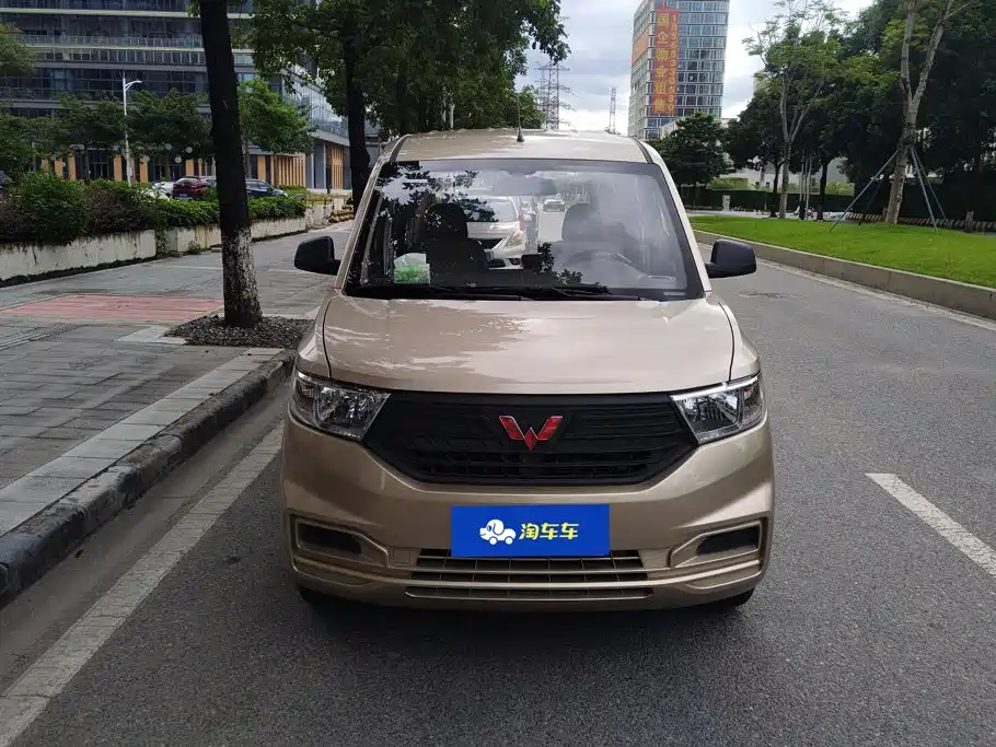 Wuling Hongguang V — миниатюра 2