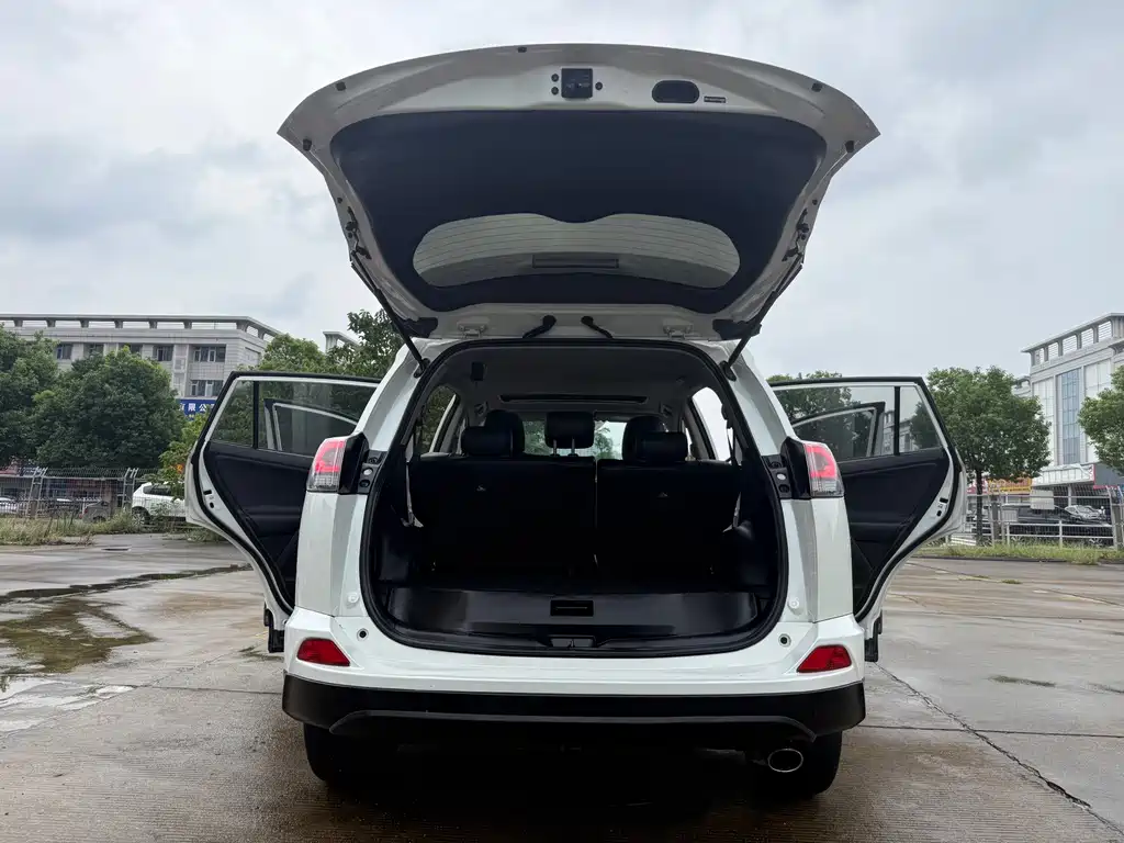 Toyota RAV4 — миниатюра 21