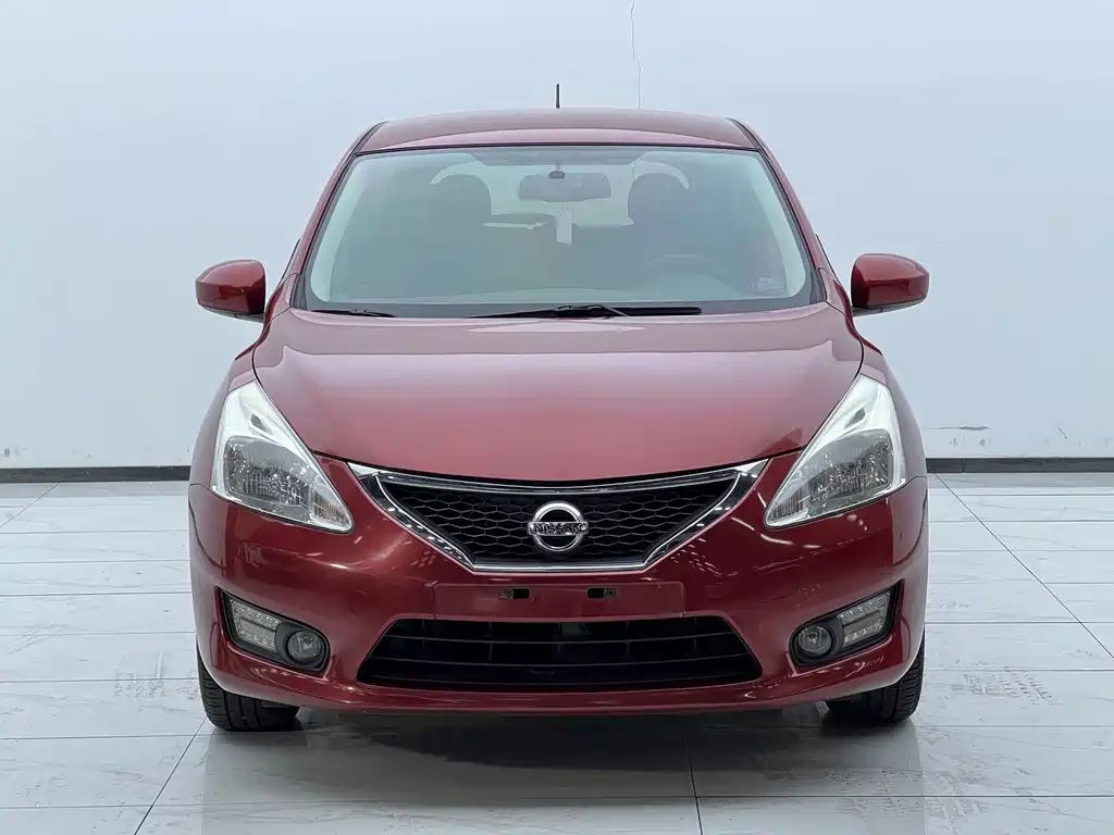 Nissan Tiida — миниатюра 2