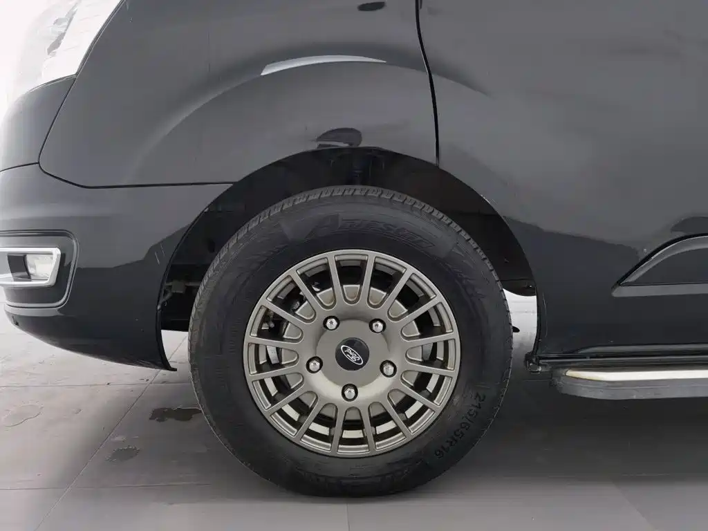 Ford Tourneo — миниатюра 17