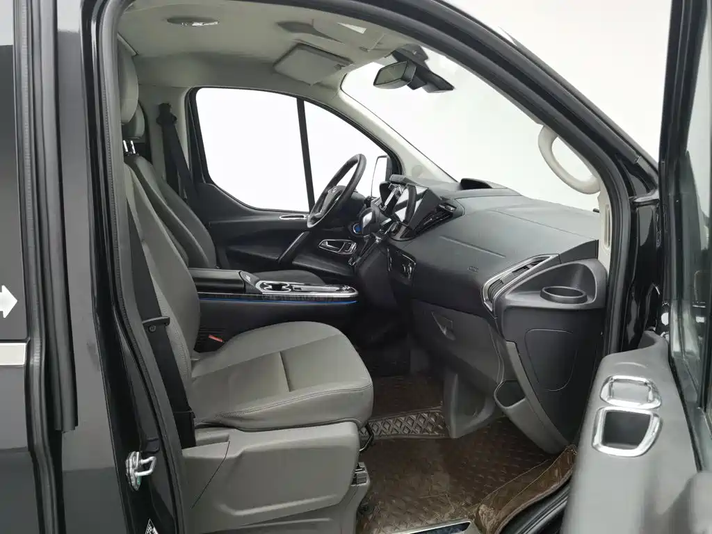 Ford Tourneo — миниатюра 23