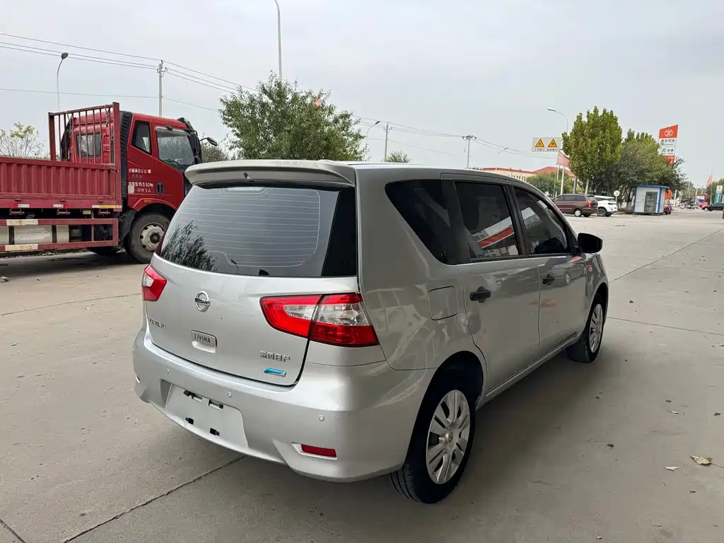 Nissan Livina — миниатюра 15