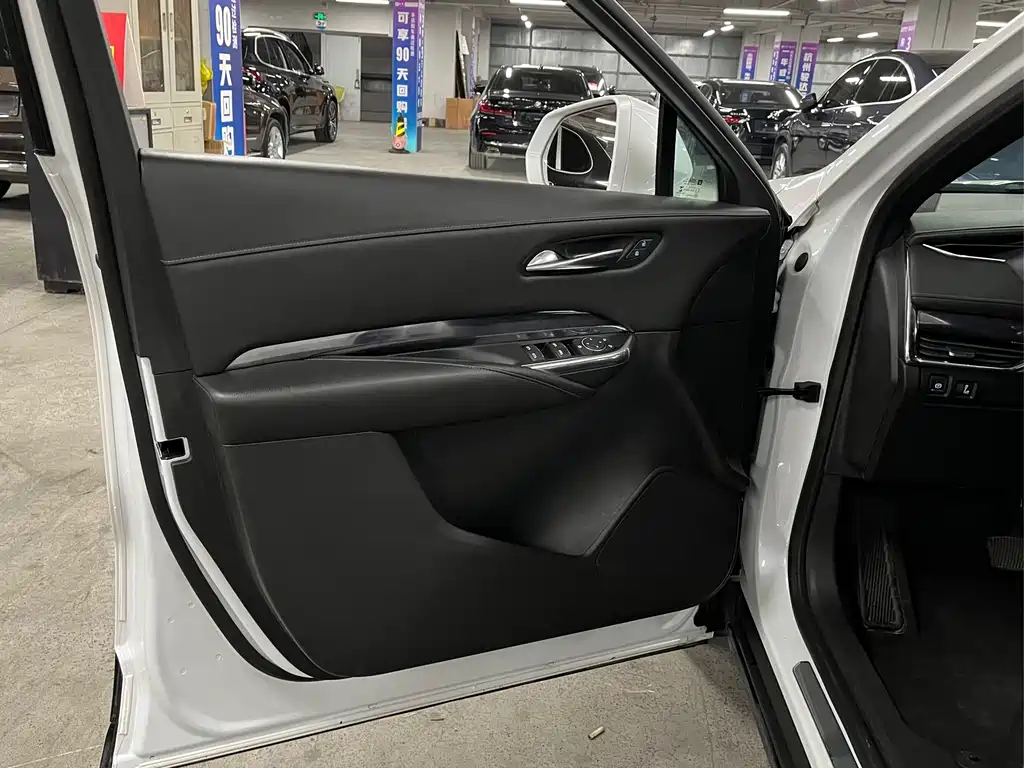Cadillac XT4 — миниатюра 14
