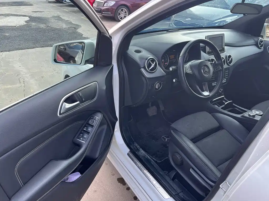Mercedes-Benz B-Class — миниатюра 6