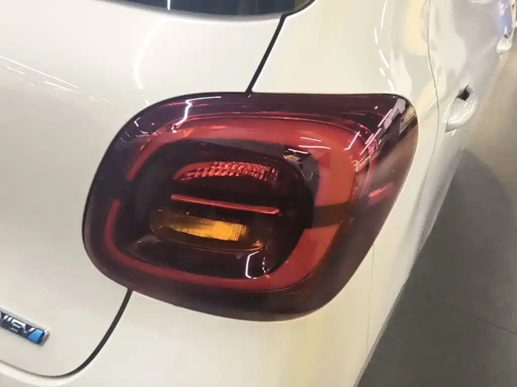 Wuling MINIEV — миниатюра 8