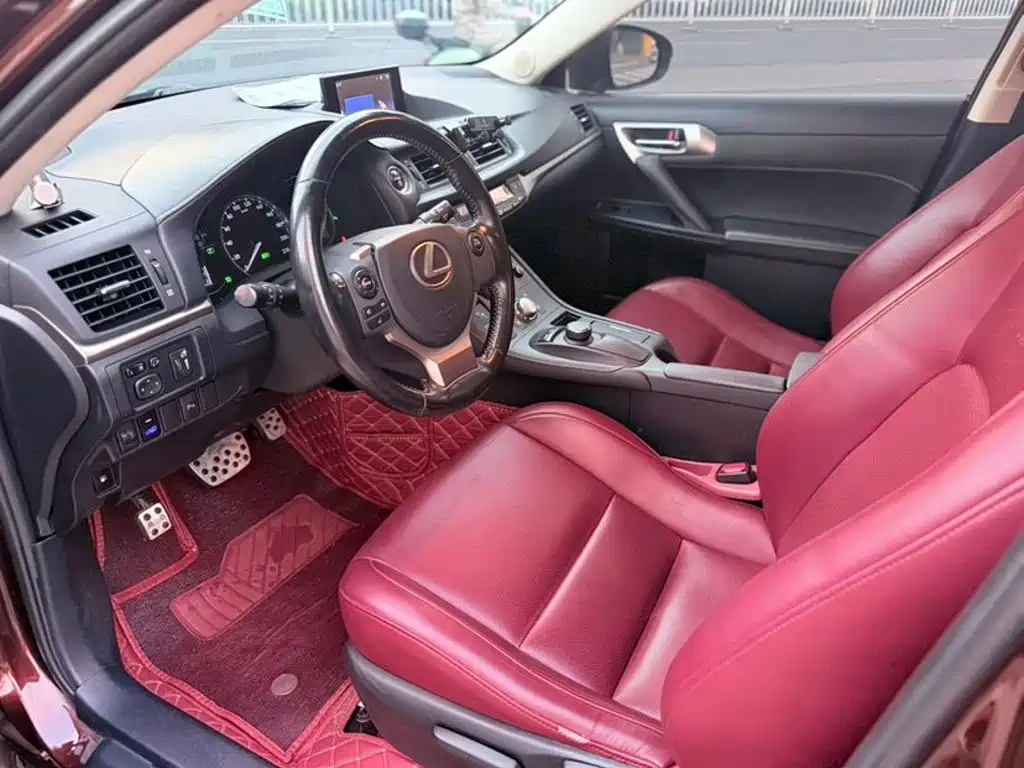 Lexus CT — миниатюра 7