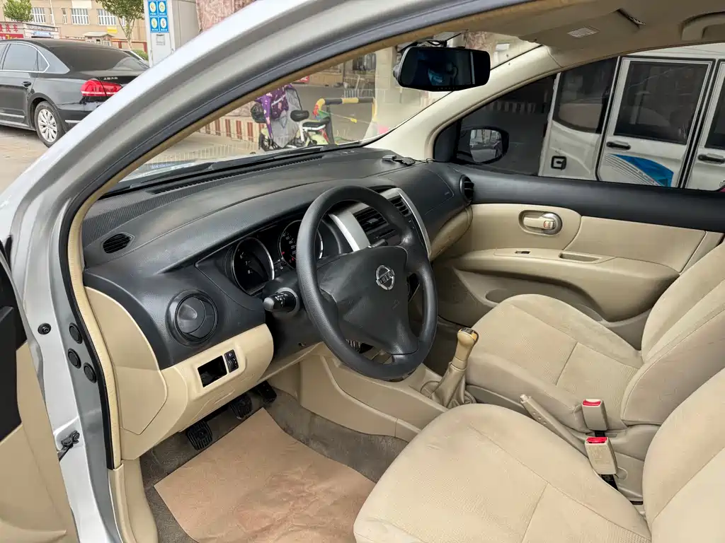 Nissan Livina — миниатюра 8