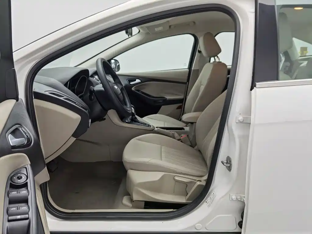 Ford Focus — миниатюра 10
