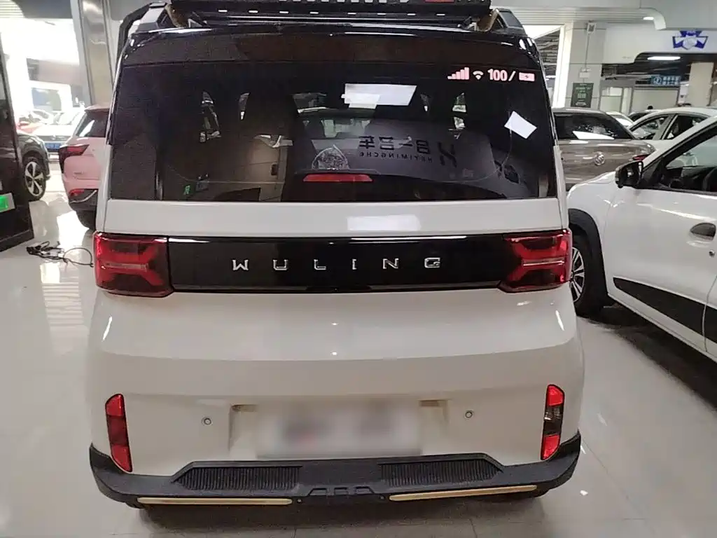 Wuling MINIEV — миниатюра 6