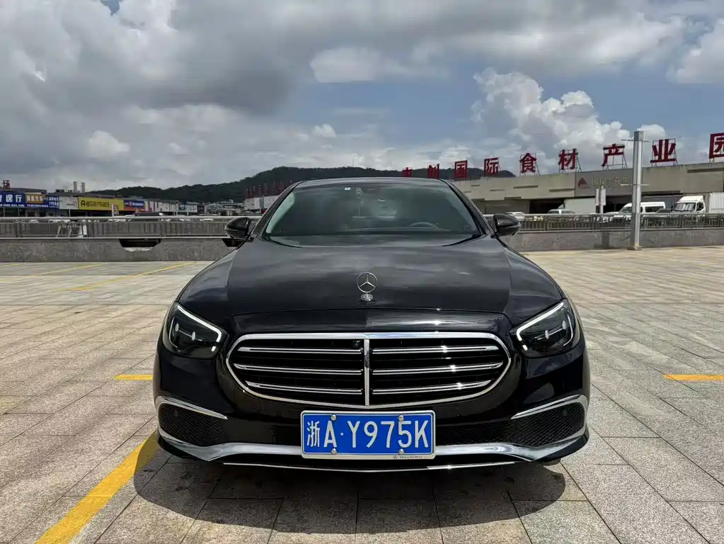 Mercedes-Benz E-Class — миниатюра 2