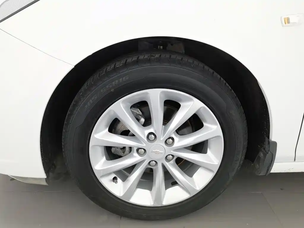 Chevrolet Cruze — миниатюра 17