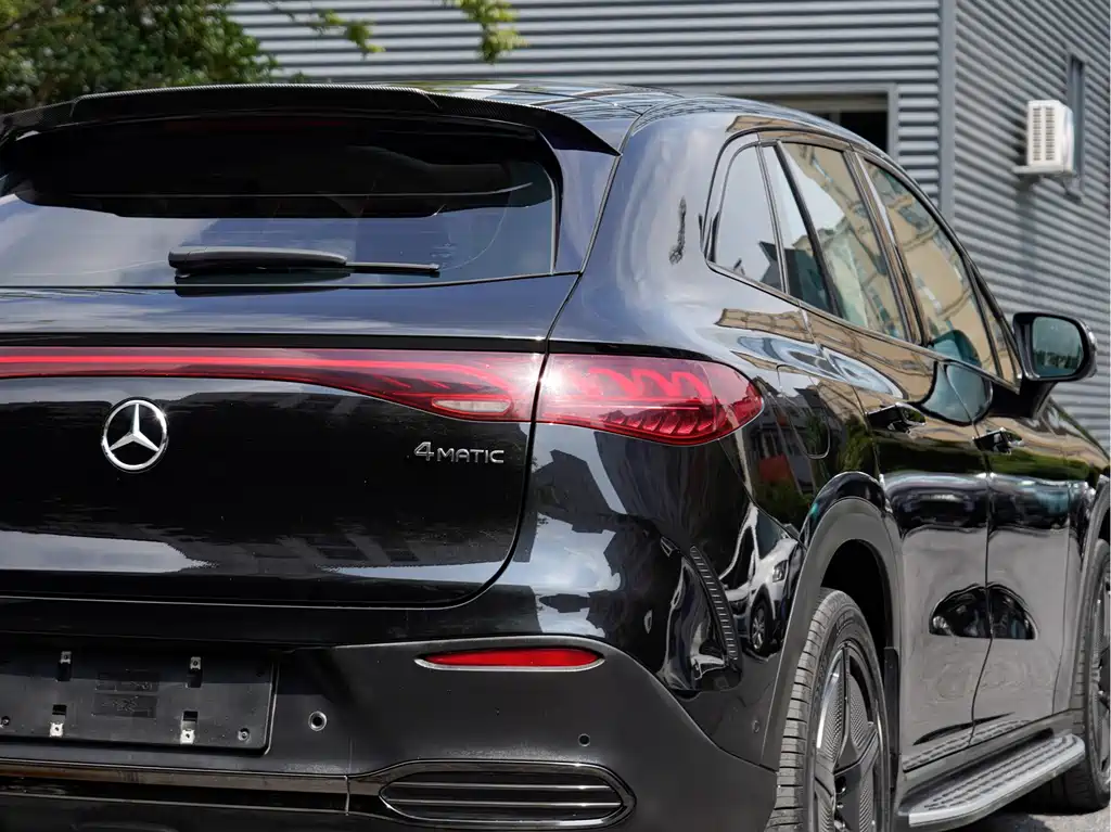 Mercedes-Benz EQE SUV — миниатюра 7