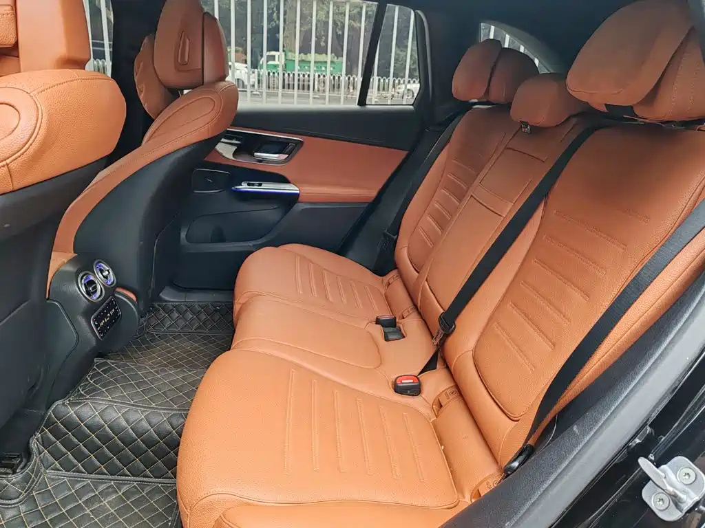 Mercedes-Benz GLC — миниатюра 12