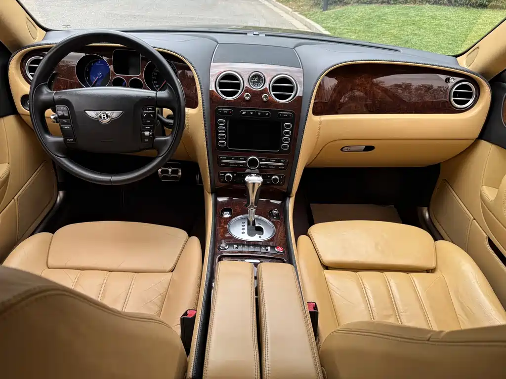 Bentley Flying Spur — миниатюра 18