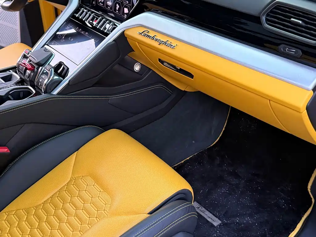 Lamborghini Urus — миниатюра 17