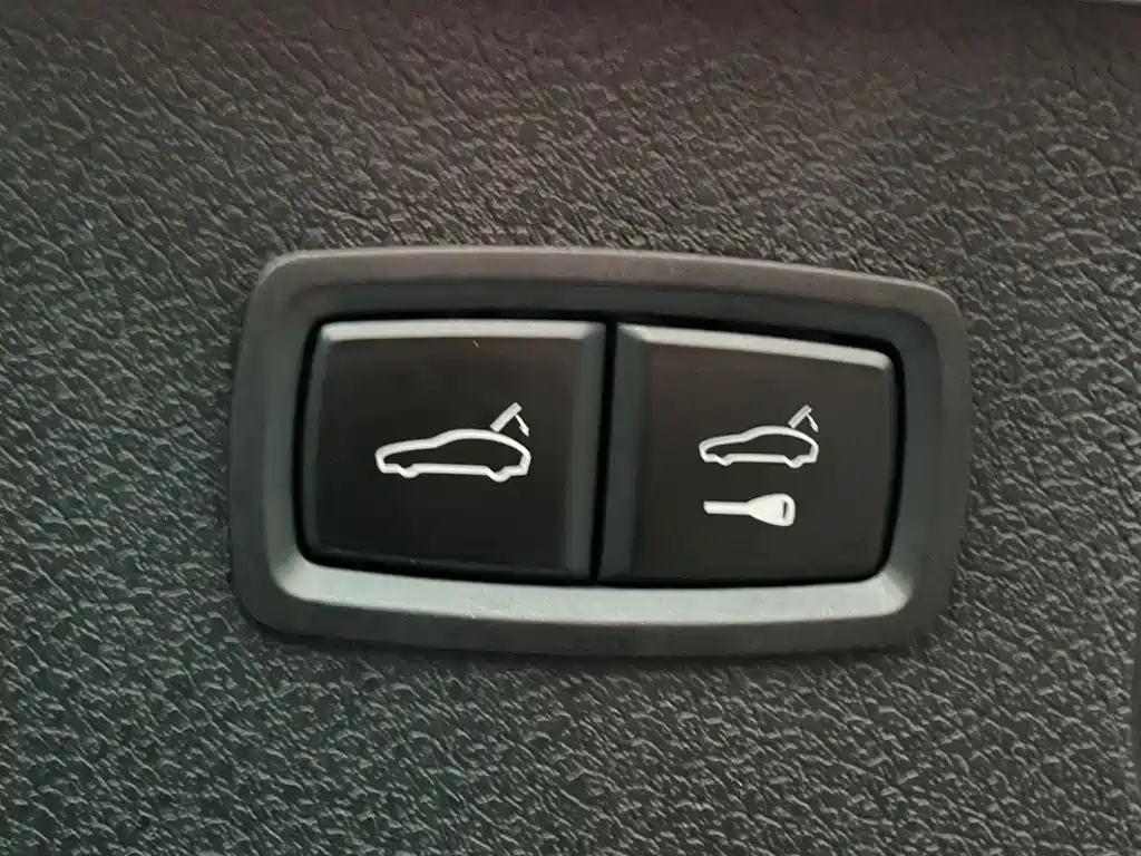 Porsche Macan — миниатюра 9