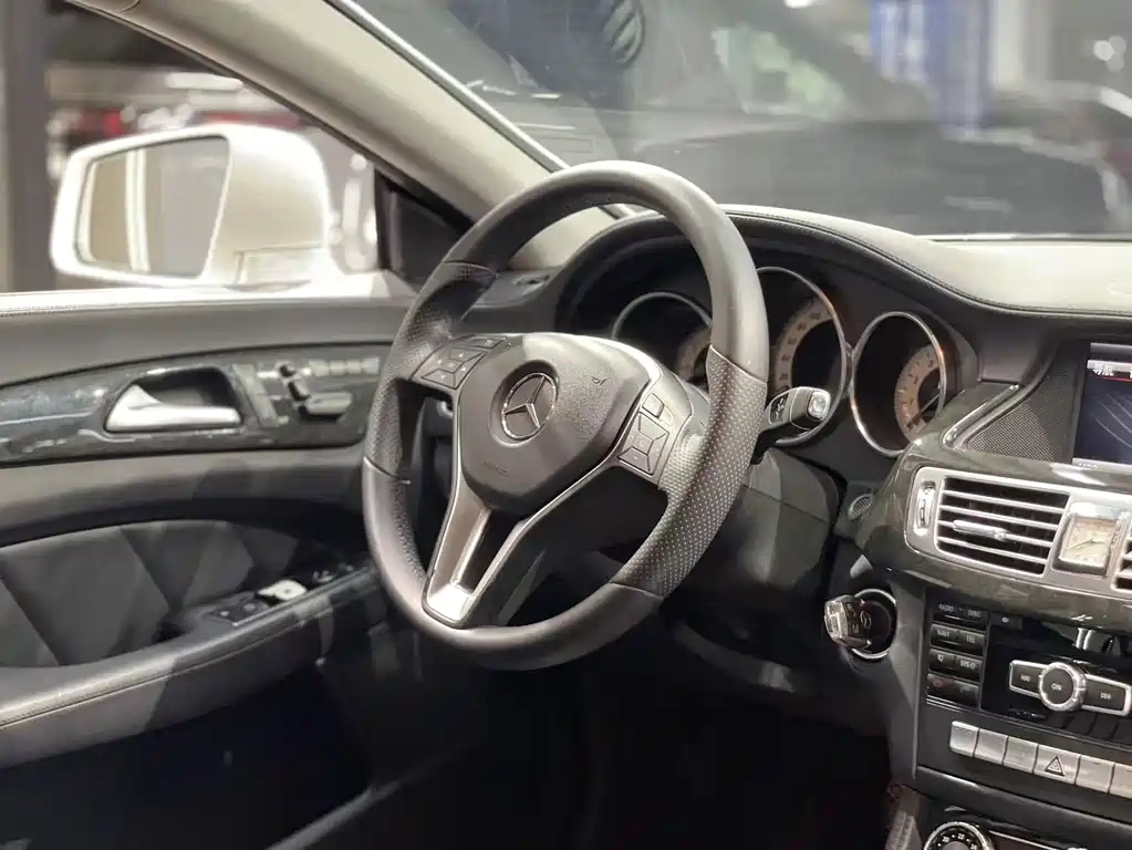 Mercedes-Benz CLS — миниатюра 18