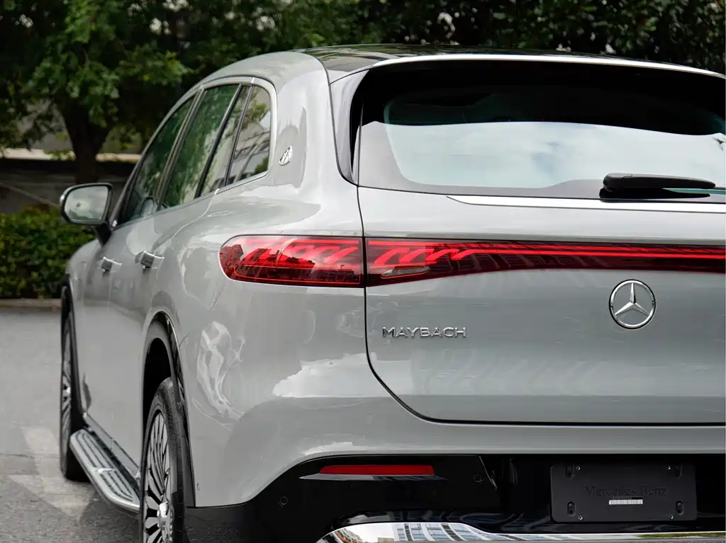 Mercedes-Benz EQS SUV — миниатюра 6