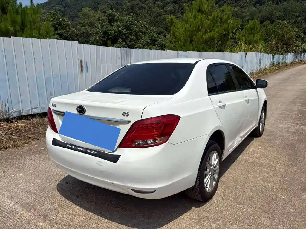 BYD e5 — миниатюра 7