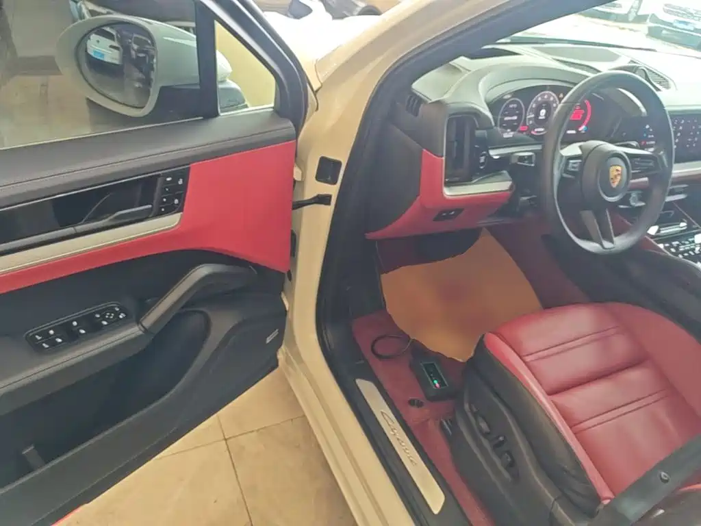 Porsche Cayenne — миниатюра 16