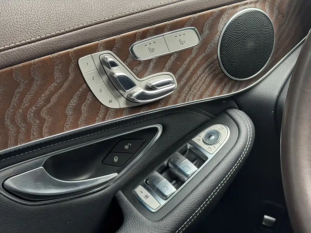 Mercedes-Benz GLC — миниатюра 12