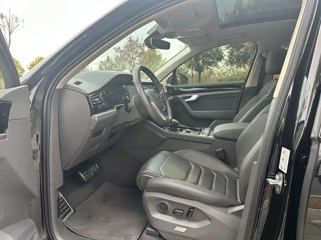 Volkswagen Touareg — миниатюра 7