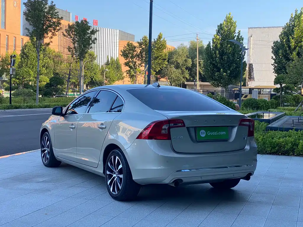 Volvo S60 — миниатюра 7