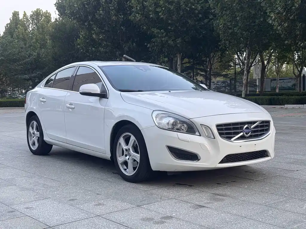 Volvo S60 (Import) — миниатюра 3