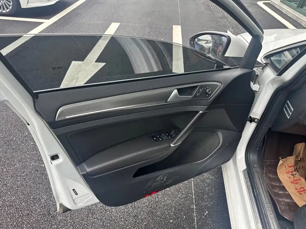 Volkswagen Golf — миниатюра 4