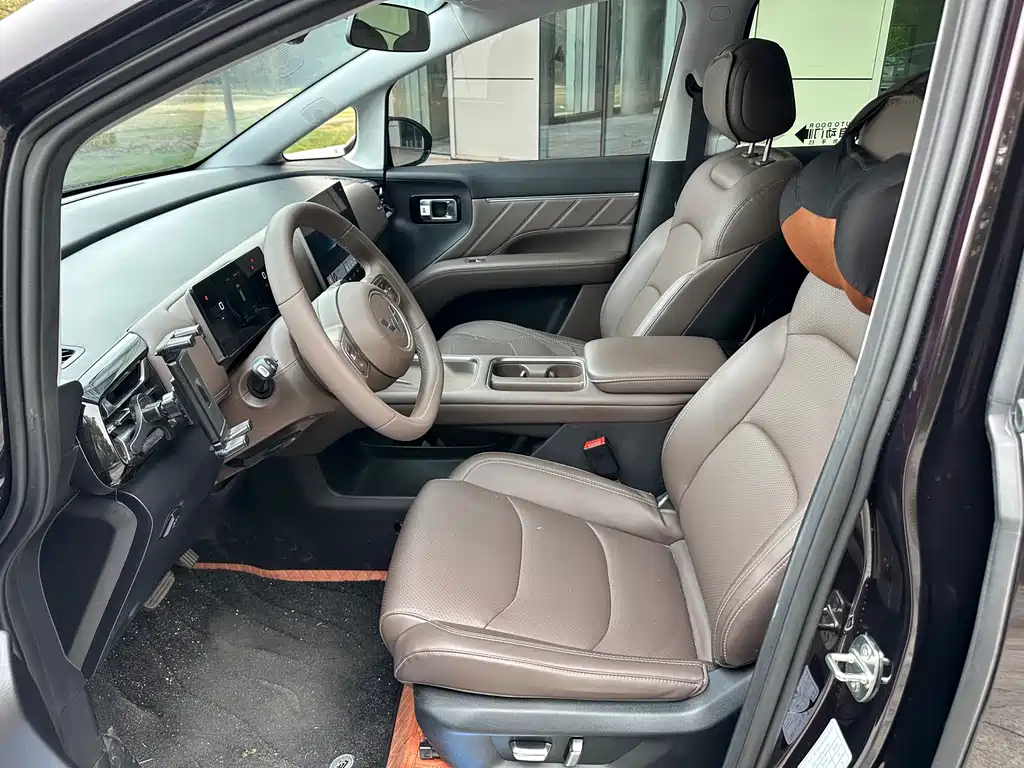 Wuling Xingguang 730 New Energy — миниатюра 6
