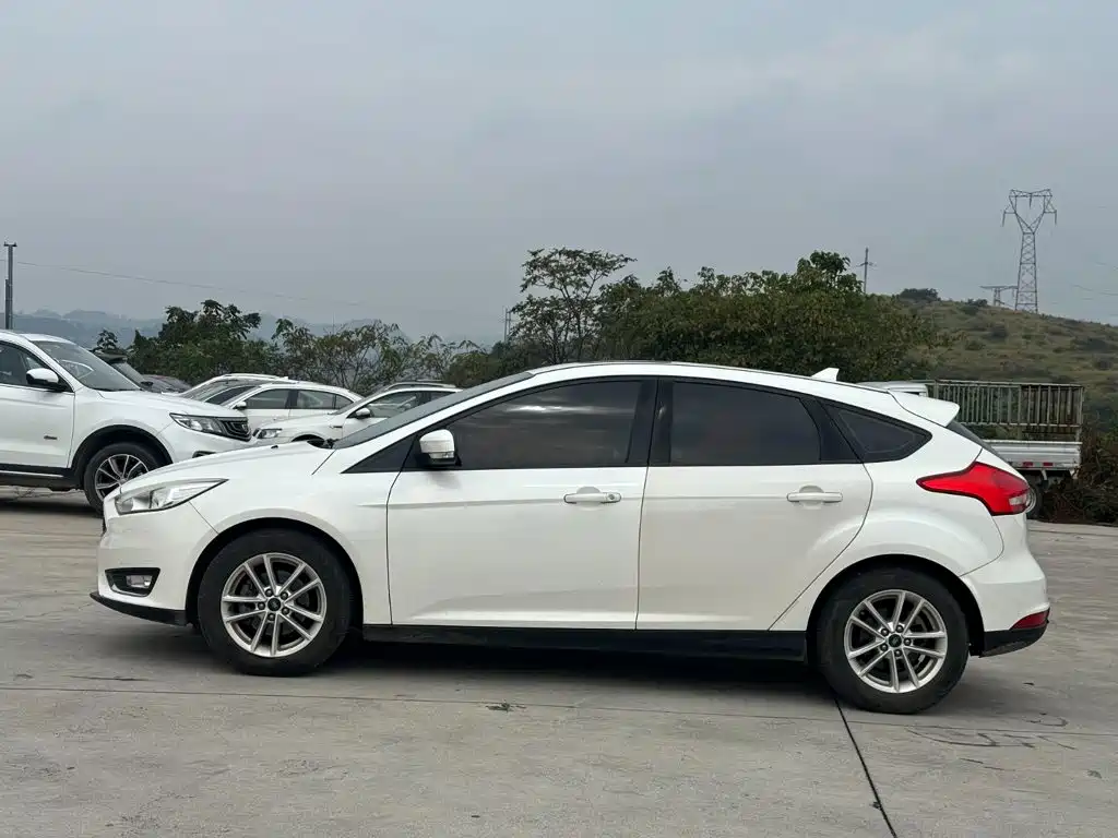 Ford Focus — миниатюра 7