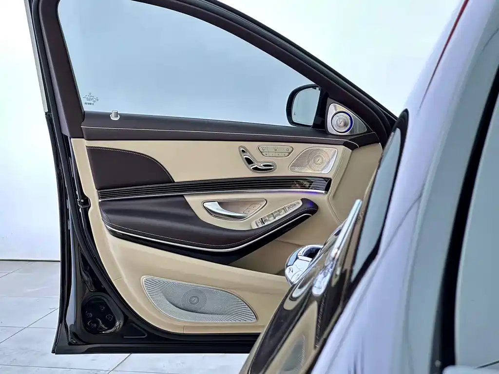 Mercedes-Benz S-Class — миниатюра 11