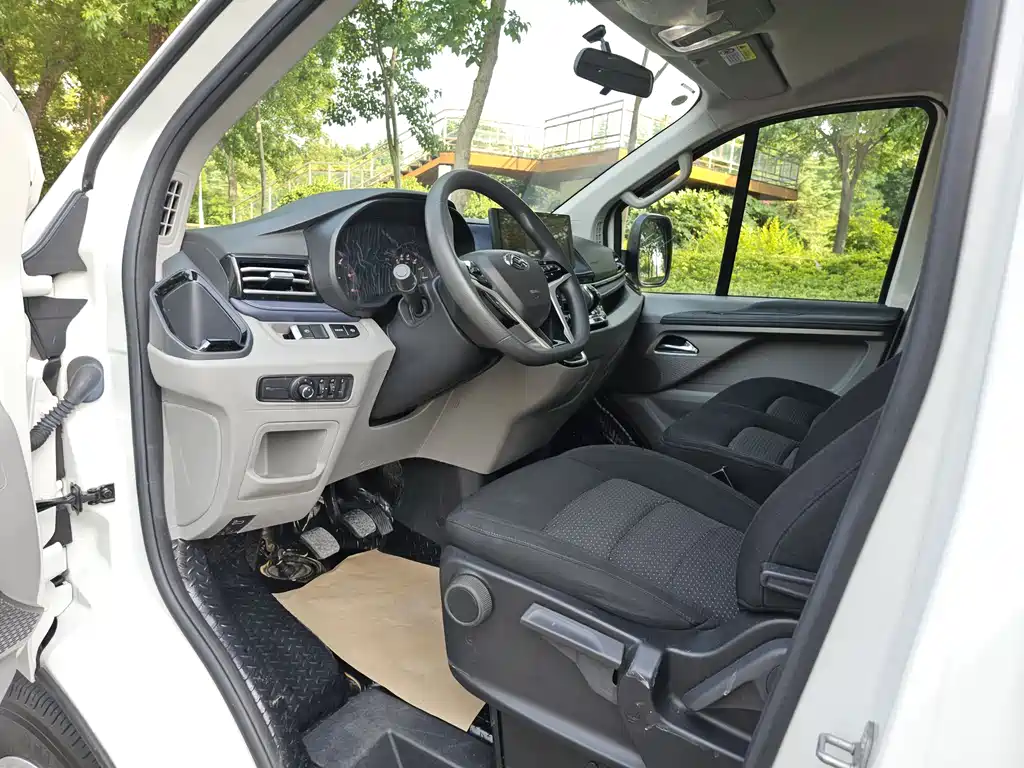 Maxus V70 — миниатюра 10