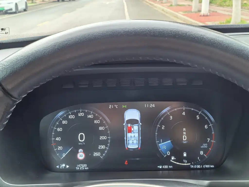 Volvo XC90 — миниатюра 14