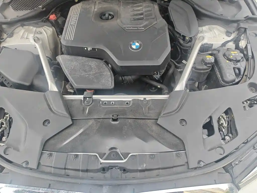 BMW 5 Series — миниатюра 17