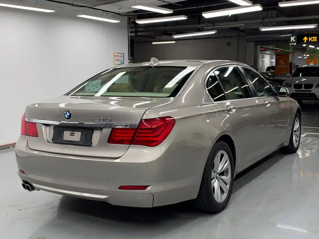 BMW 7 Series — миниатюра 4