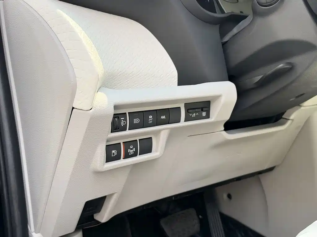 Toyota Sienna — миниатюра 5