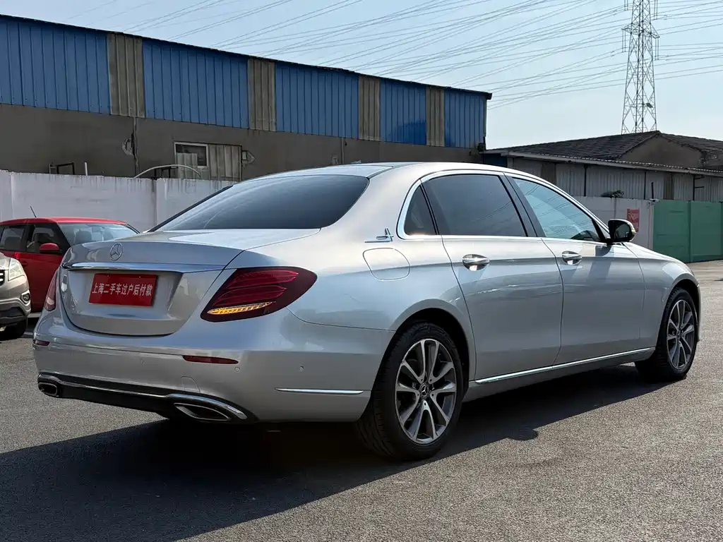 MERCEDES-BENZ E CLASS